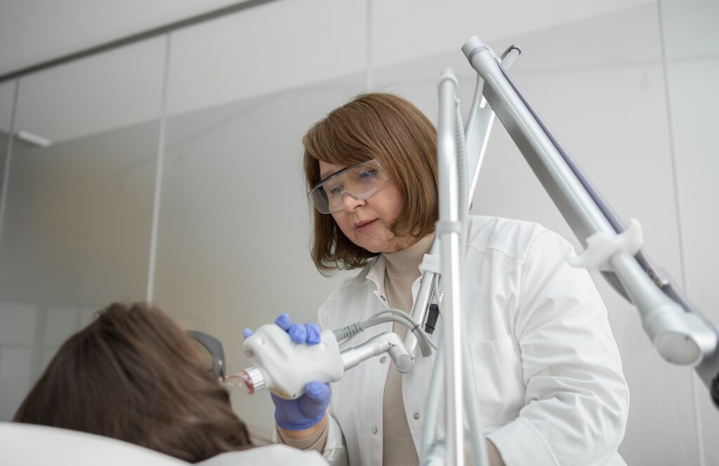 Ratgeber der Praxis Derma & Ästhetik: Behandlung mit dem Laser